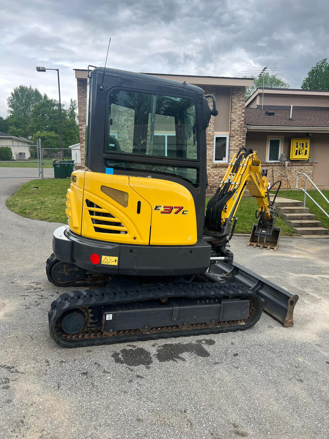 Clean city mini x by shiny side up truck wash