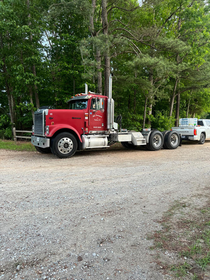 Clean international eagle by shiny side up truck wash