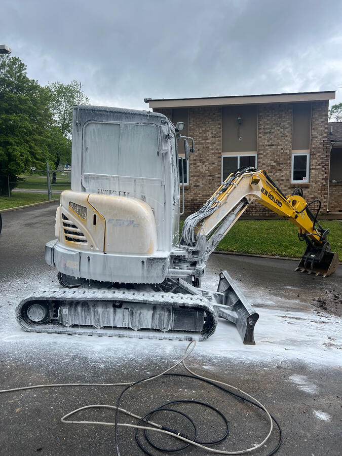 Cleaning city mini x by shiny side up mobile truck wash